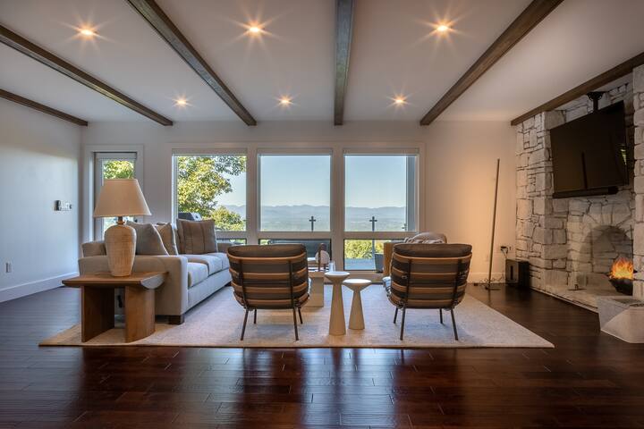 Asheville Mountaintop Home with Unparalleled Views gallery image 2