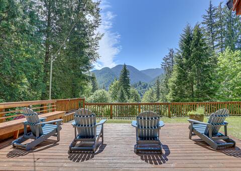Secluded, Decks, BBQ, Hot Tub, Fireplace, Dogs OK