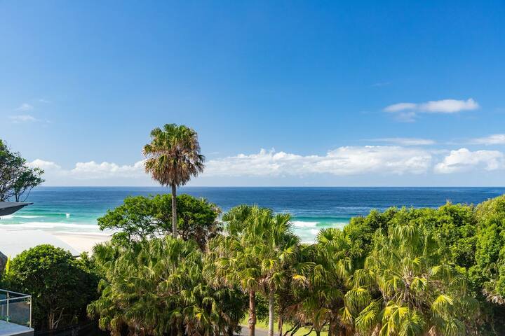 Breakaway @ Blueys – absolute spacious luxury home gallery image 2