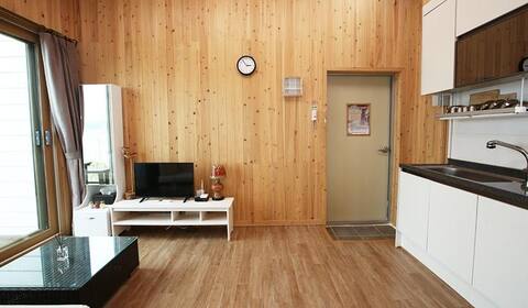 Anxin Lodge Room 203, operated by a former firefighter