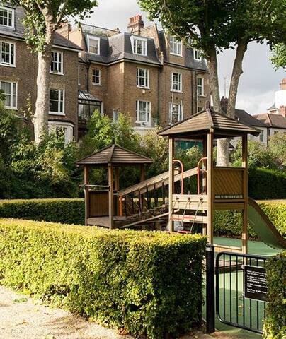 Luxury Two-bedroom Apartment gallery image 2