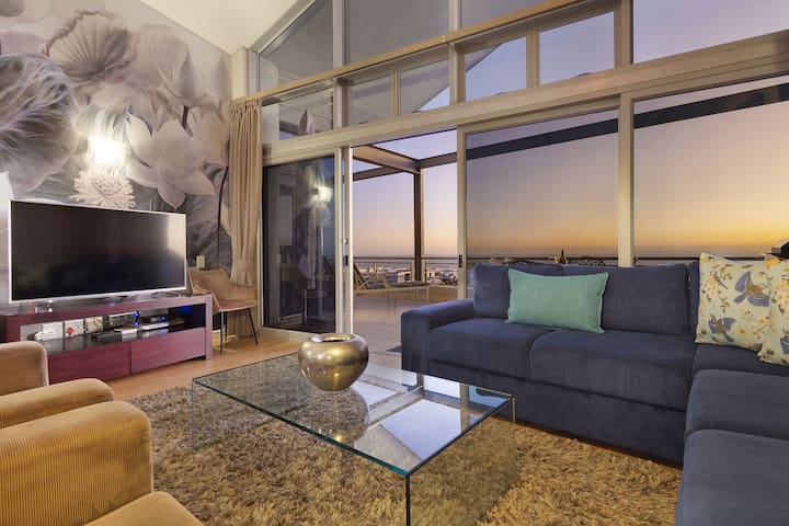 Seaside Village Penthouse F23 gallery image 2