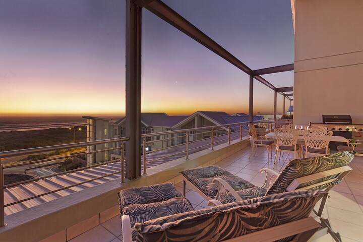 Seaside Village Penthouse F23 gallery image 5