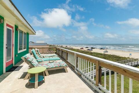 Hit the Sand in Seconds - Direct Beachfront!