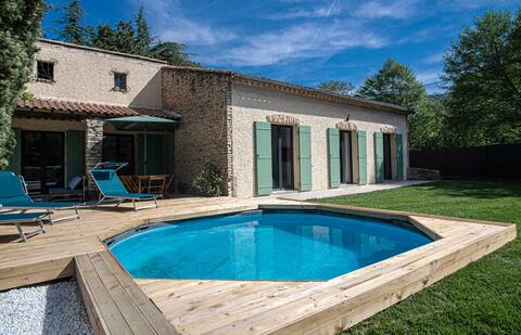 Ideal house for families with a pool