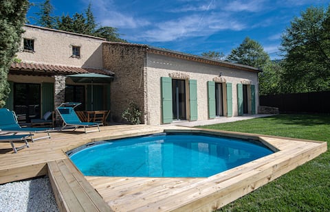 Ideal house for families with pool