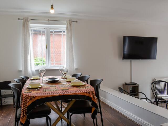 Carlton House gallery image 5