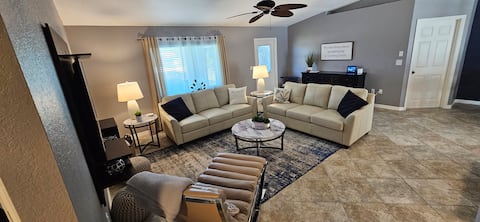 Top Airbnb: Family Fun Stay • Heated Pool + Putting Green in Port Charlotte