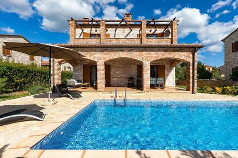 Rustic Villa Lara with pool