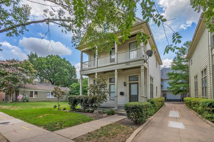 Charming State Thomas Home – Big Groups Welcome! gallery image 5