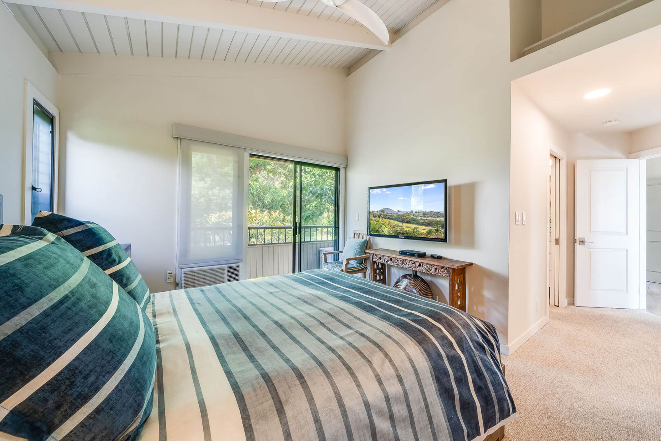Condo in Kihei · ★4.74 · 2 bedrooms · 2 beds · 2 baths - Image 25