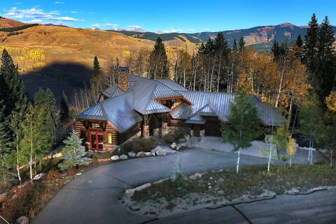 The Gray Fox! Luxury, Hot tub, Sauna, Ski in/out
