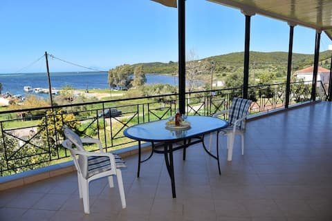 Nikolas house beside the sea next to Lefkada