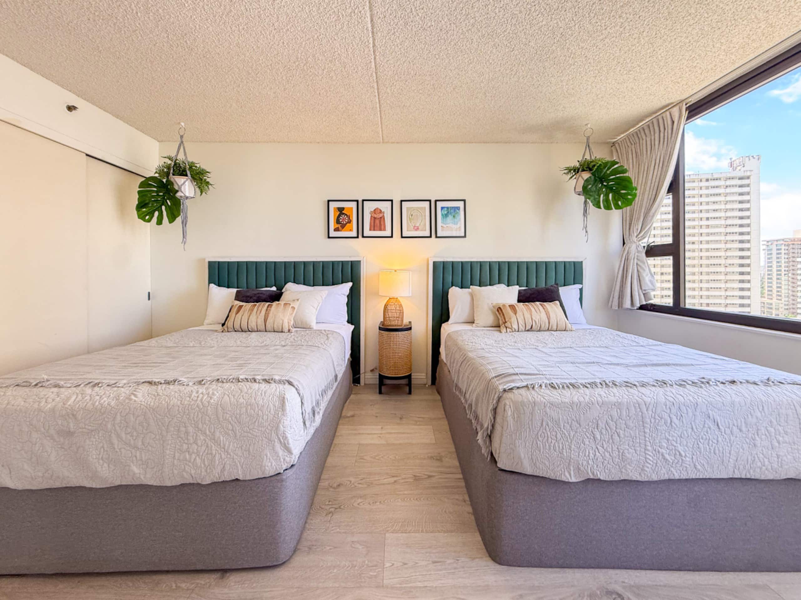 Condo in Honolulu · ★4.89 · 1 bedroom · 3 beds · 1 private bath - Image 8