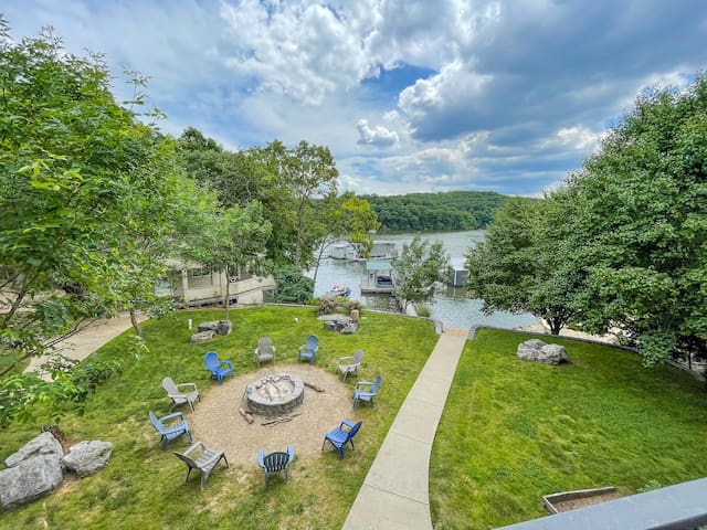 Four Seasons Property Management managed Airbnb listing 1