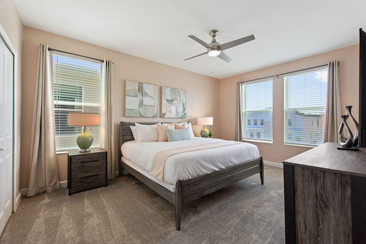 Master King Bed Suite “Peacehaven”