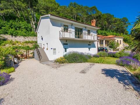 Beachfront Holiday Home, pets welcome!