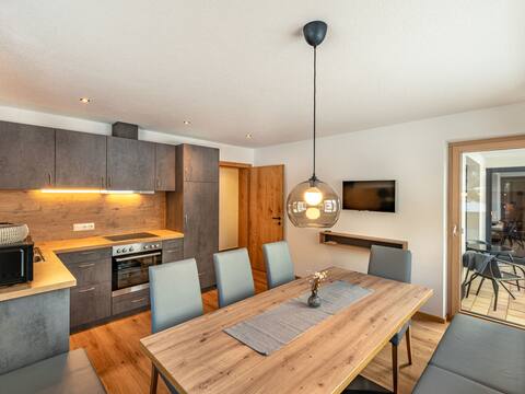 Leo by Interhome