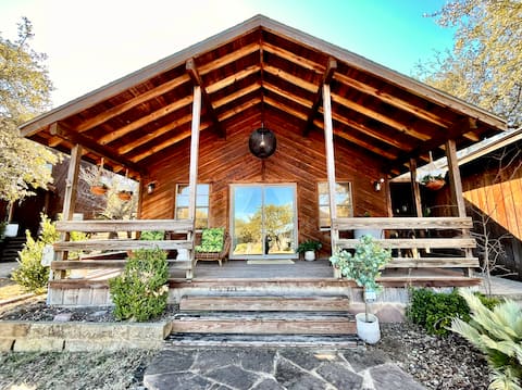Family Friendly Cabin w/ Pool and Outdoor Fun!