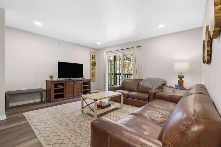 Hillside Duo | 2 Units In The Vineyards Resort - Missouri