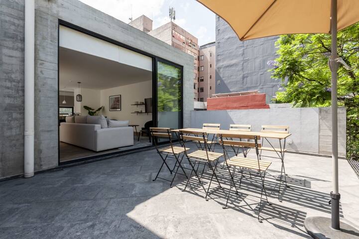 w* | Inspiring 3BR Duplex with Terrace in Polanco gallery image 2