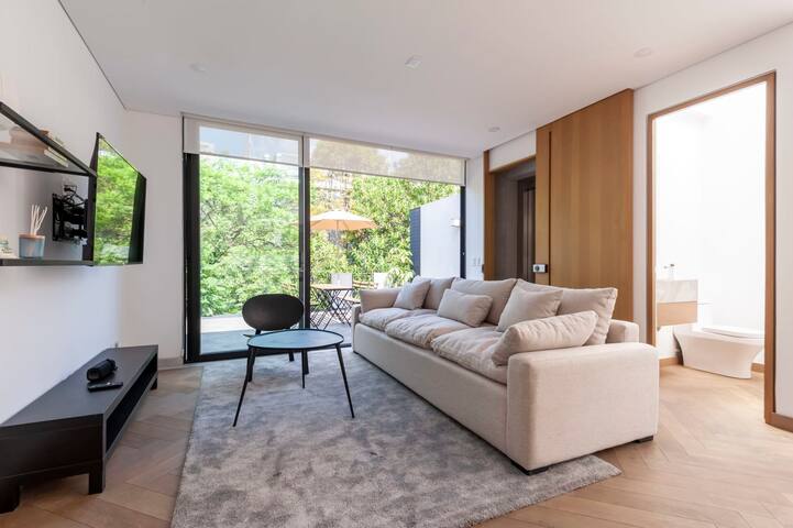 w* | Inspiring 3BR Duplex with Terrace in Polanco gallery image 5