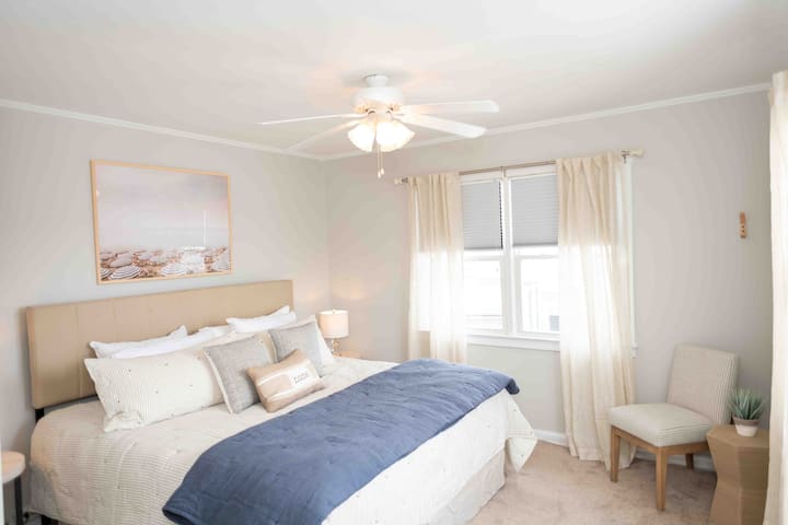 4 bedroom beach house rental near Jenkinson's Boardwalk