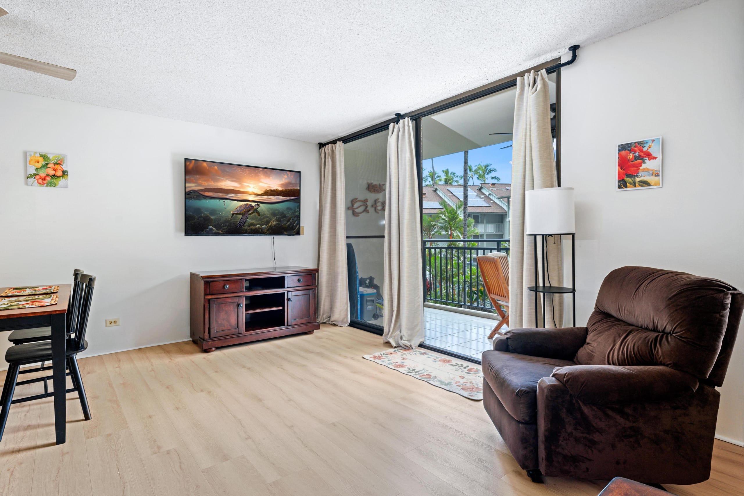 Condo in Kailua-Kona · ★4.38 · 2 bedrooms · 2 beds · 2 shared baths - Image 11