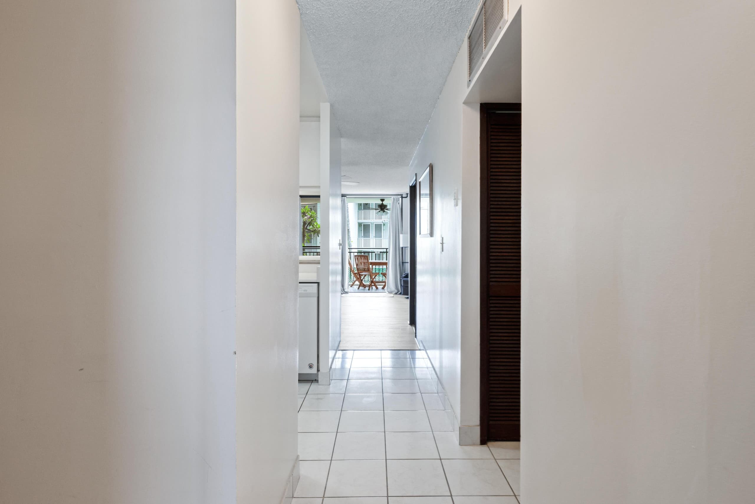 Condo in Kailua-Kona · ★4.38 · 2 bedrooms · 2 beds · 2 shared baths - Image 9