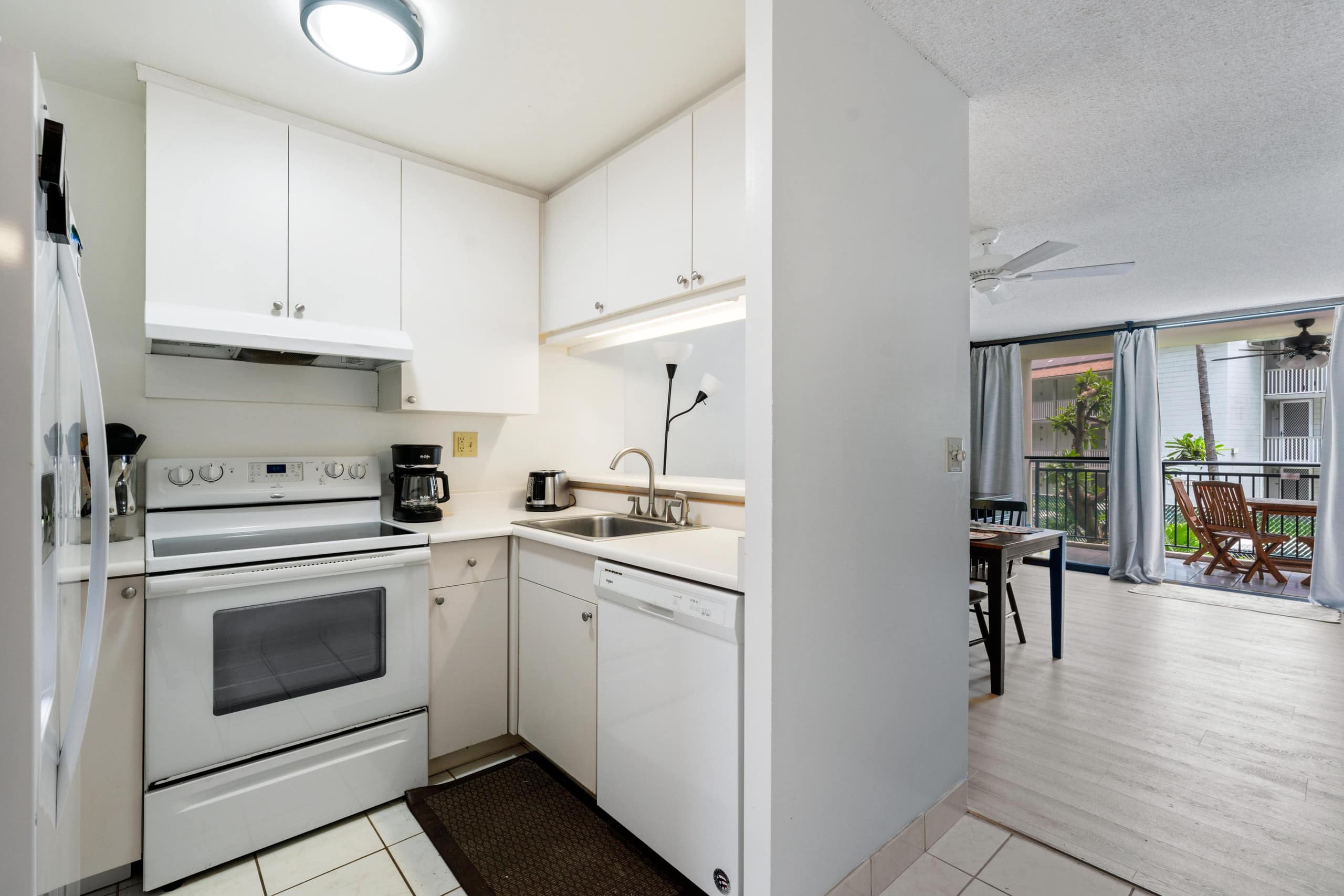 Condo in Kailua-Kona · ★4.38 · 2 bedrooms · 2 beds · 2 shared baths - Image 17