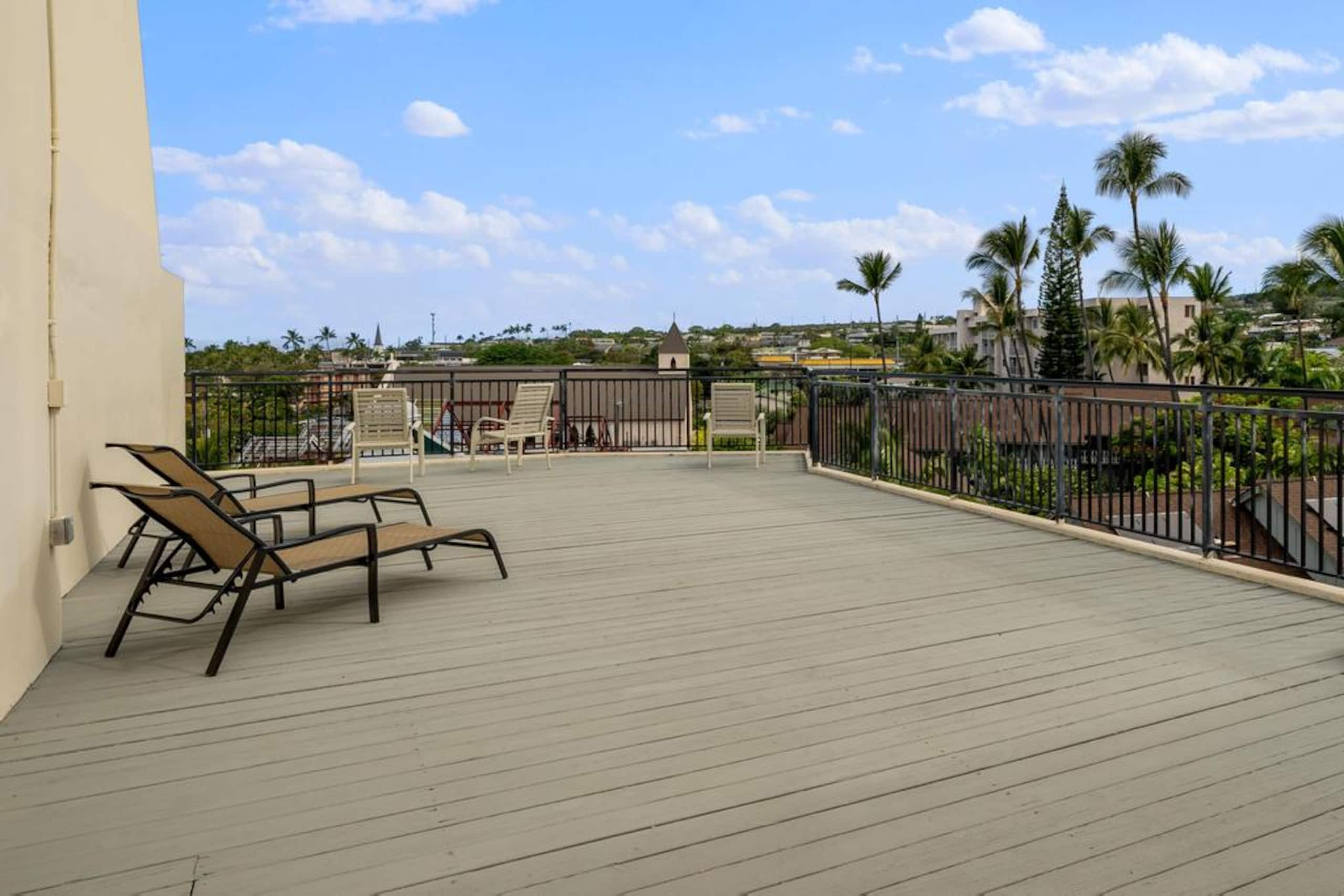 Condo in Kailua-Kona · ★4.38 · 2 bedrooms · 2 beds · 2 shared baths - Image 39