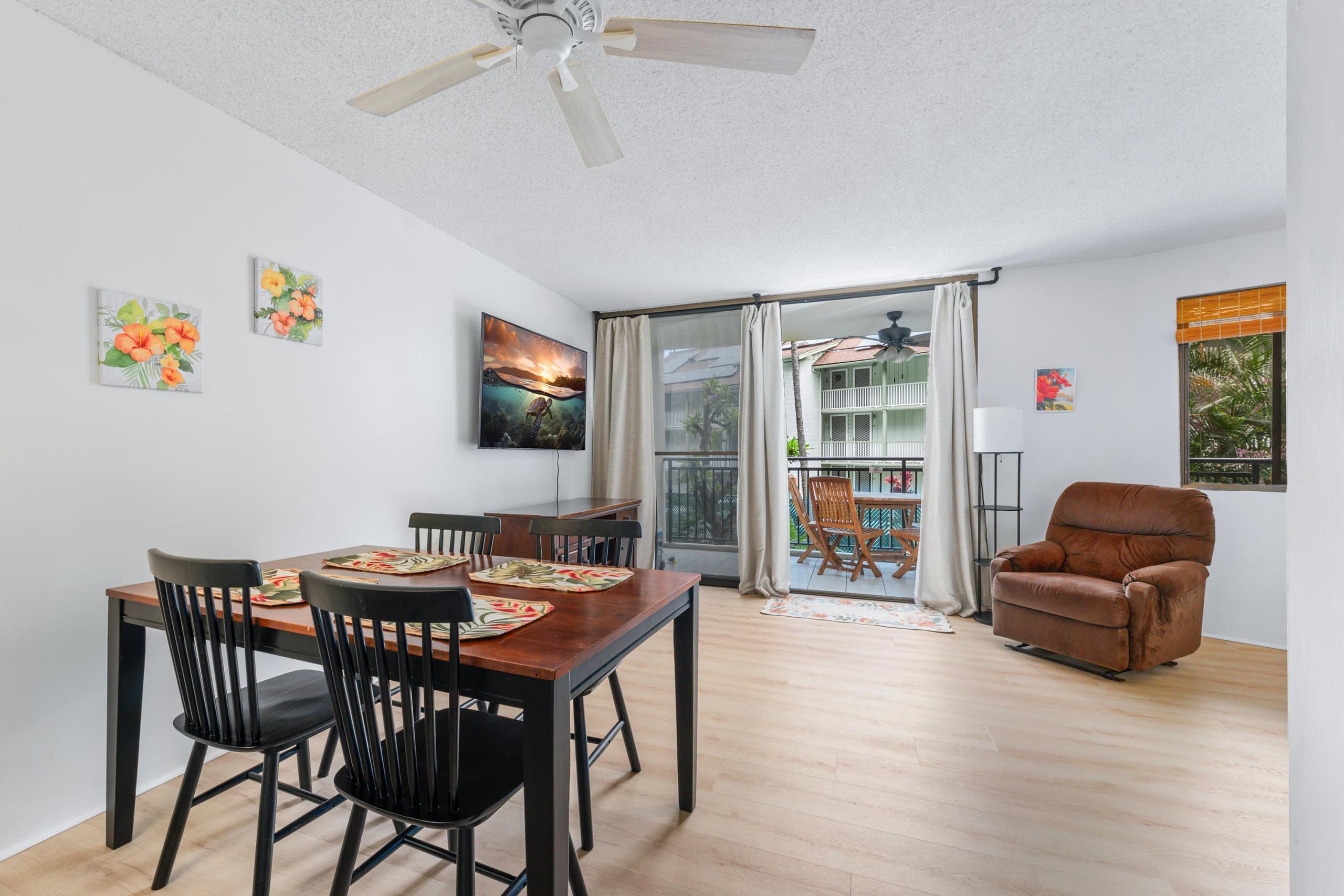 Condo in Kailua-Kona · ★4.38 · 2 bedrooms · 2 beds · 2 shared baths - Image 13