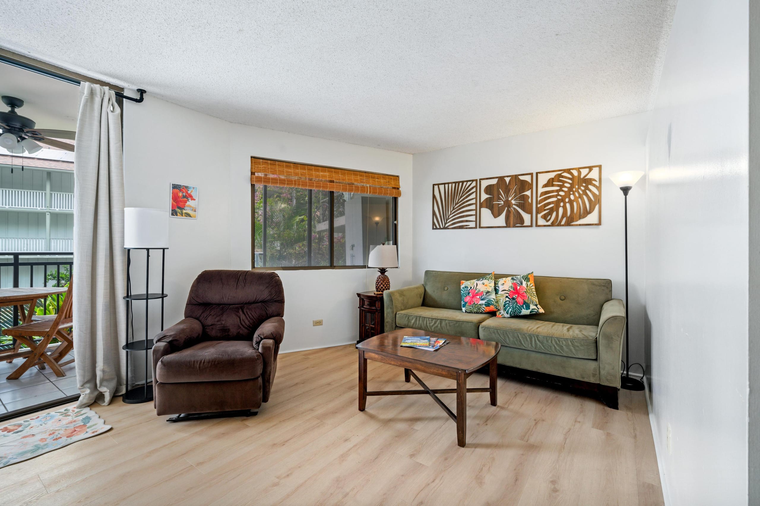 Condo in Kailua-Kona · ★4.38 · 2 bedrooms · 2 beds · 2 shared baths - Image 3