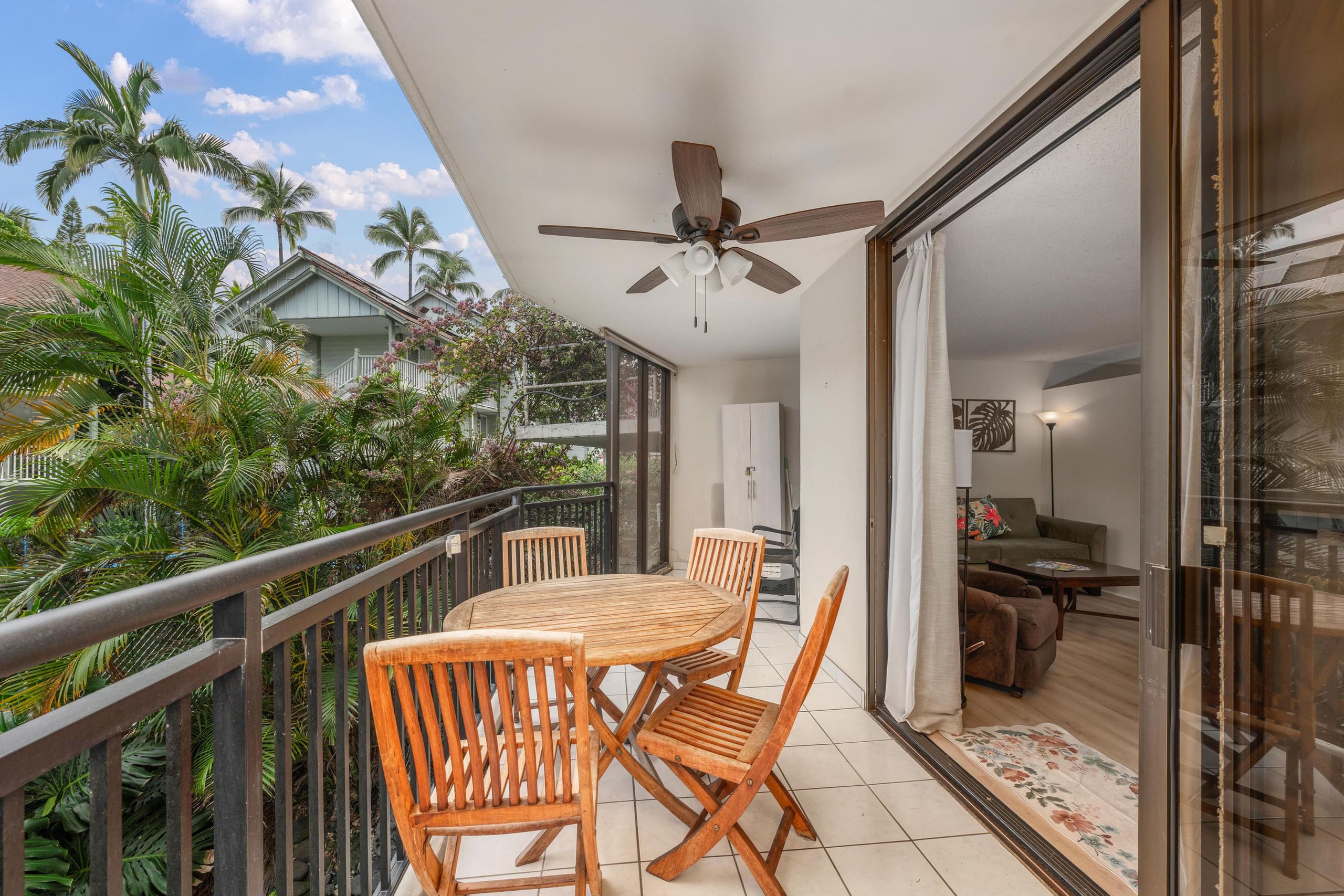 Condo in Kailua-Kona · ★4.38 · 2 bedrooms · 2 beds · 2 shared baths - Image 12