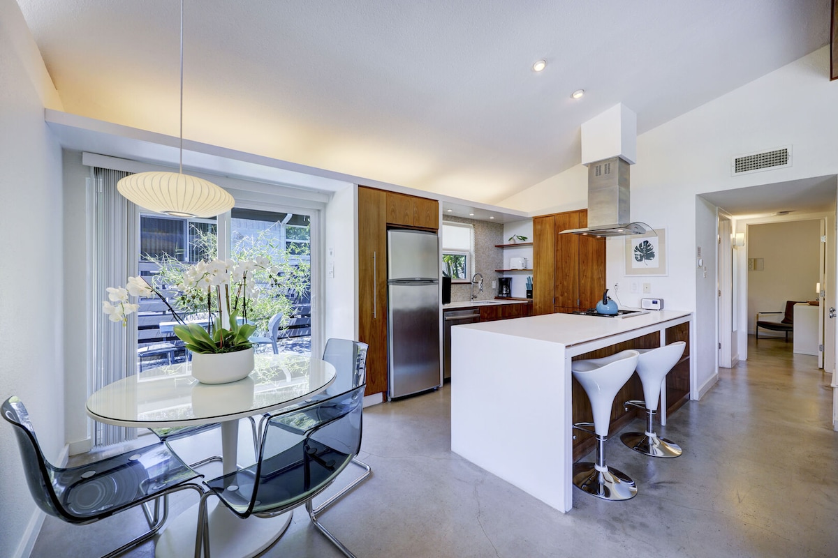 The Tiffany | Pet-Friendly SoCo Townhome