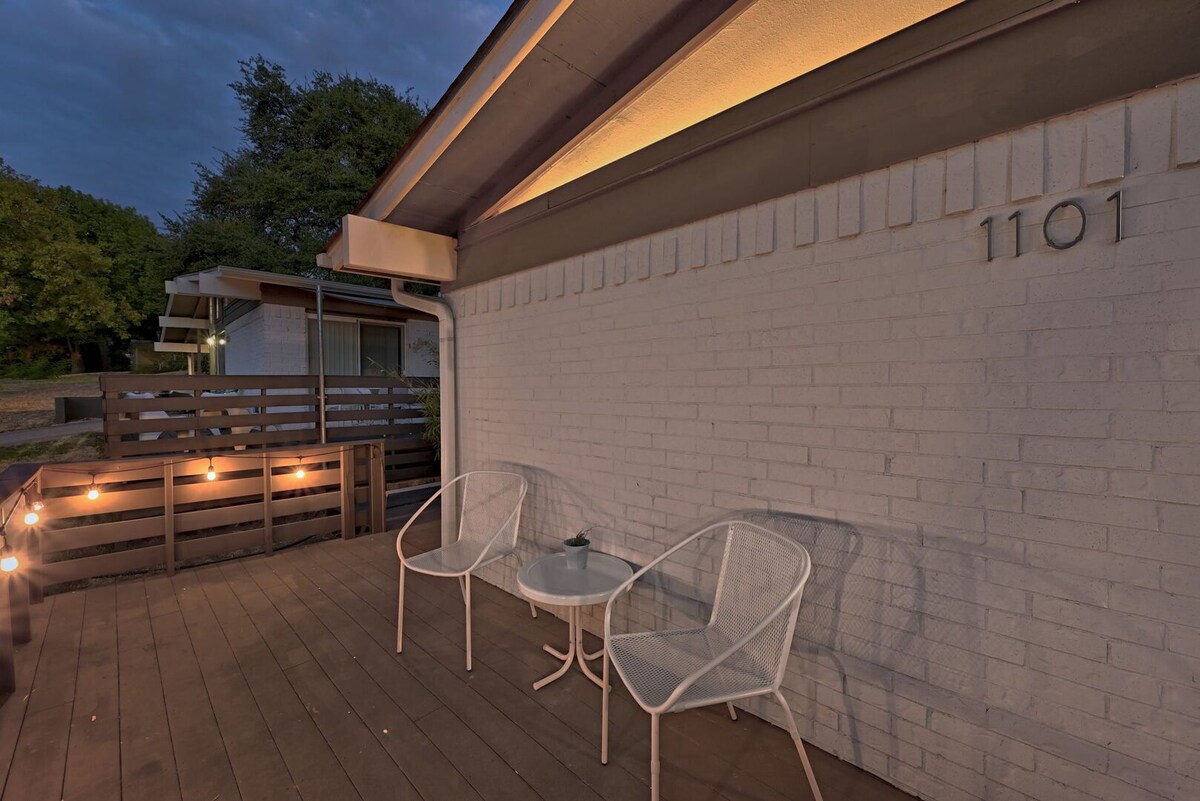 The Tiffany | Pet-Friendly SoCo Townhome