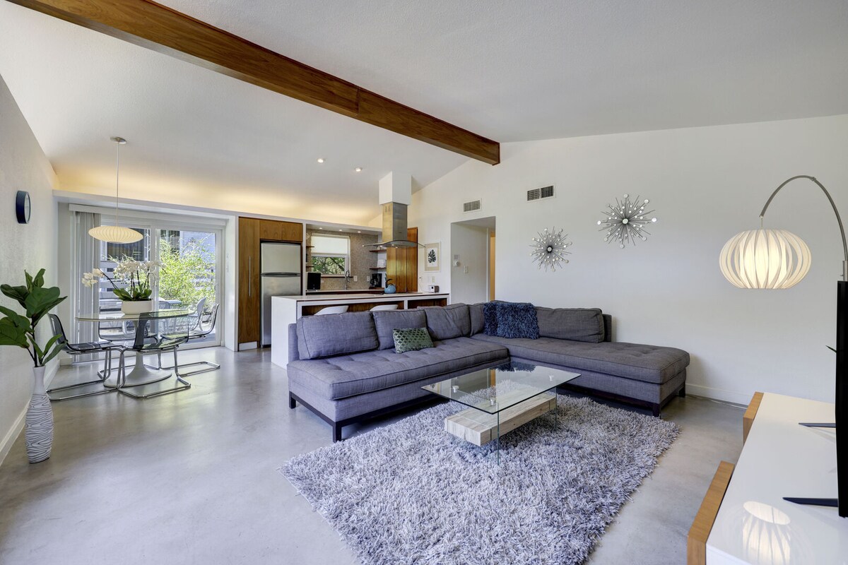 The Tiffany | Pet-Friendly SoCo Townhome