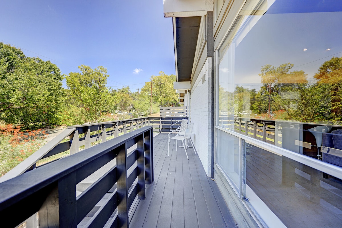 The Tiffany | Pet-Friendly SoCo Townhome