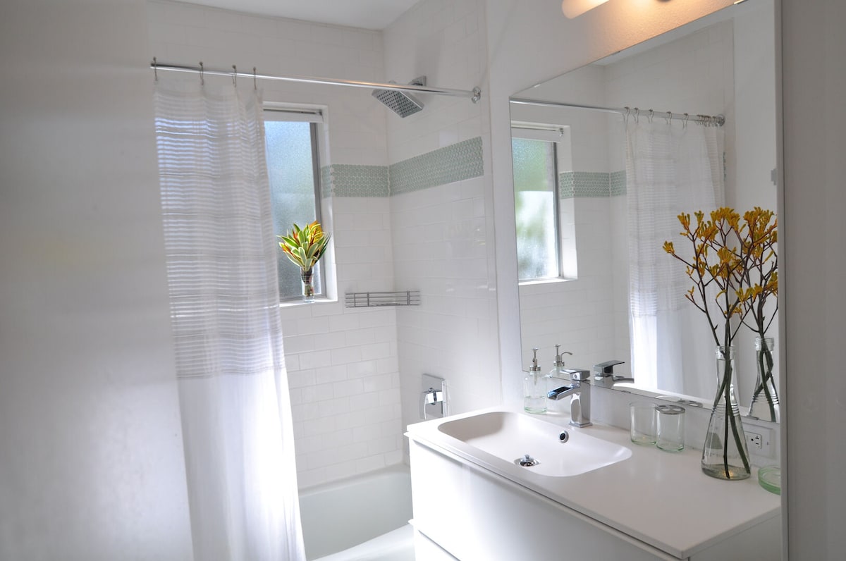 The Verde | Chic SoCo Retreat + Pet Friendly