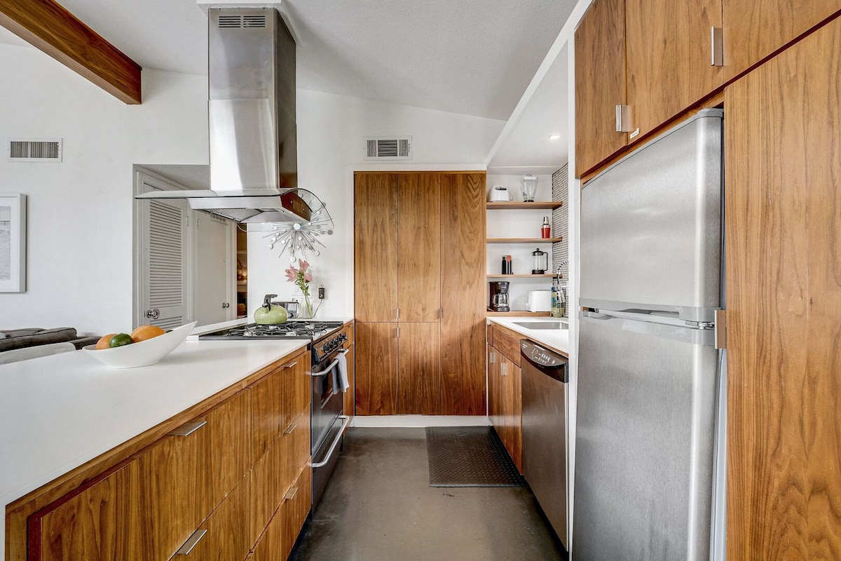 The Verde | Chic SoCo Retreat + Pet Friendly