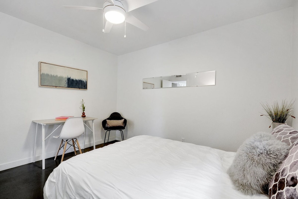 The Verde | Chic SoCo Retreat + Pet Friendly