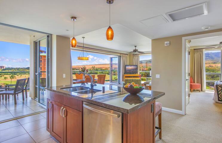 Maui Resort Rentals: Honua Kai 4BR XL Balcony gallery image 3