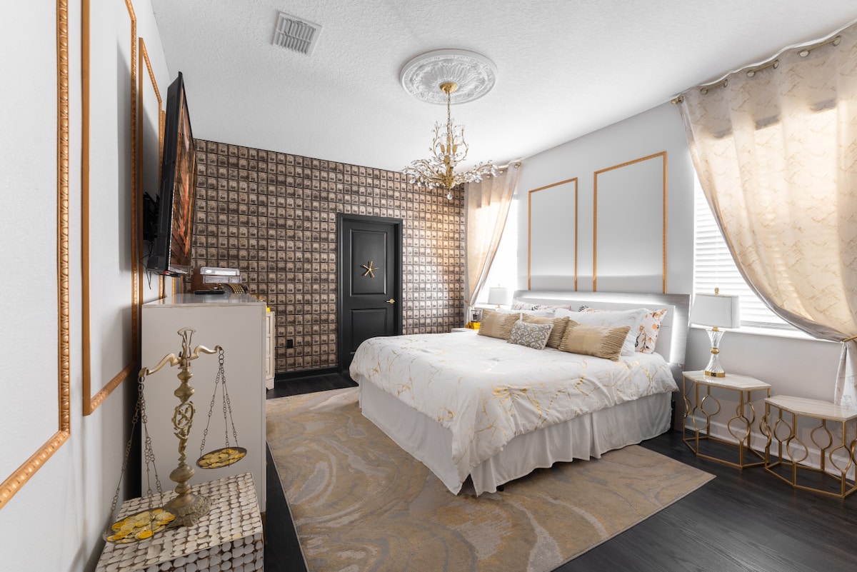 Find luxury in the Gringots Bank master bedroom.  #GringotsGlamour