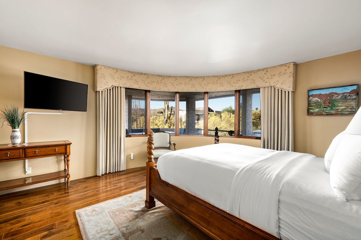 Spálňa, dve s manželskou posteľou Queen a televízorom