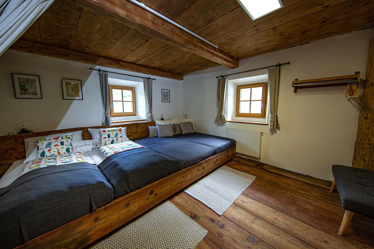 غرفة النوم 1 "Schüttbodn"