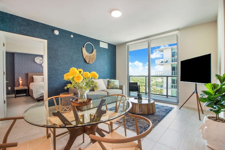 Gorgeous 1 Bdrm Condo Pool & Bay Views - Miami, FL