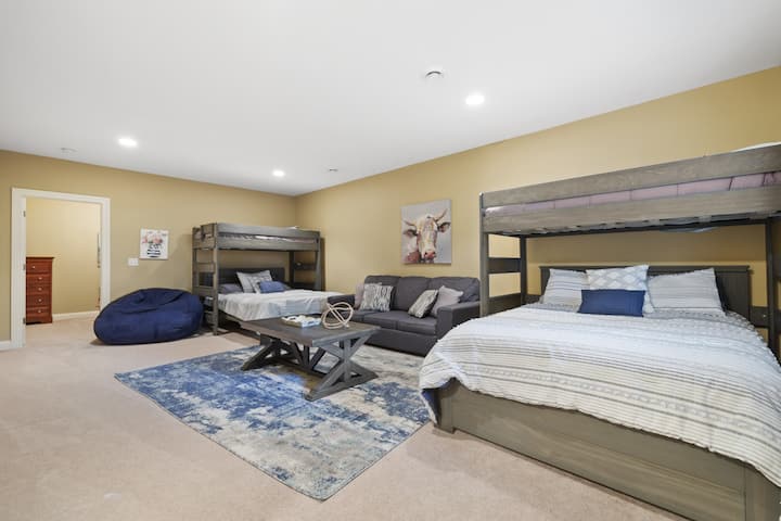 Долно ниво на стая с двуетажни легла