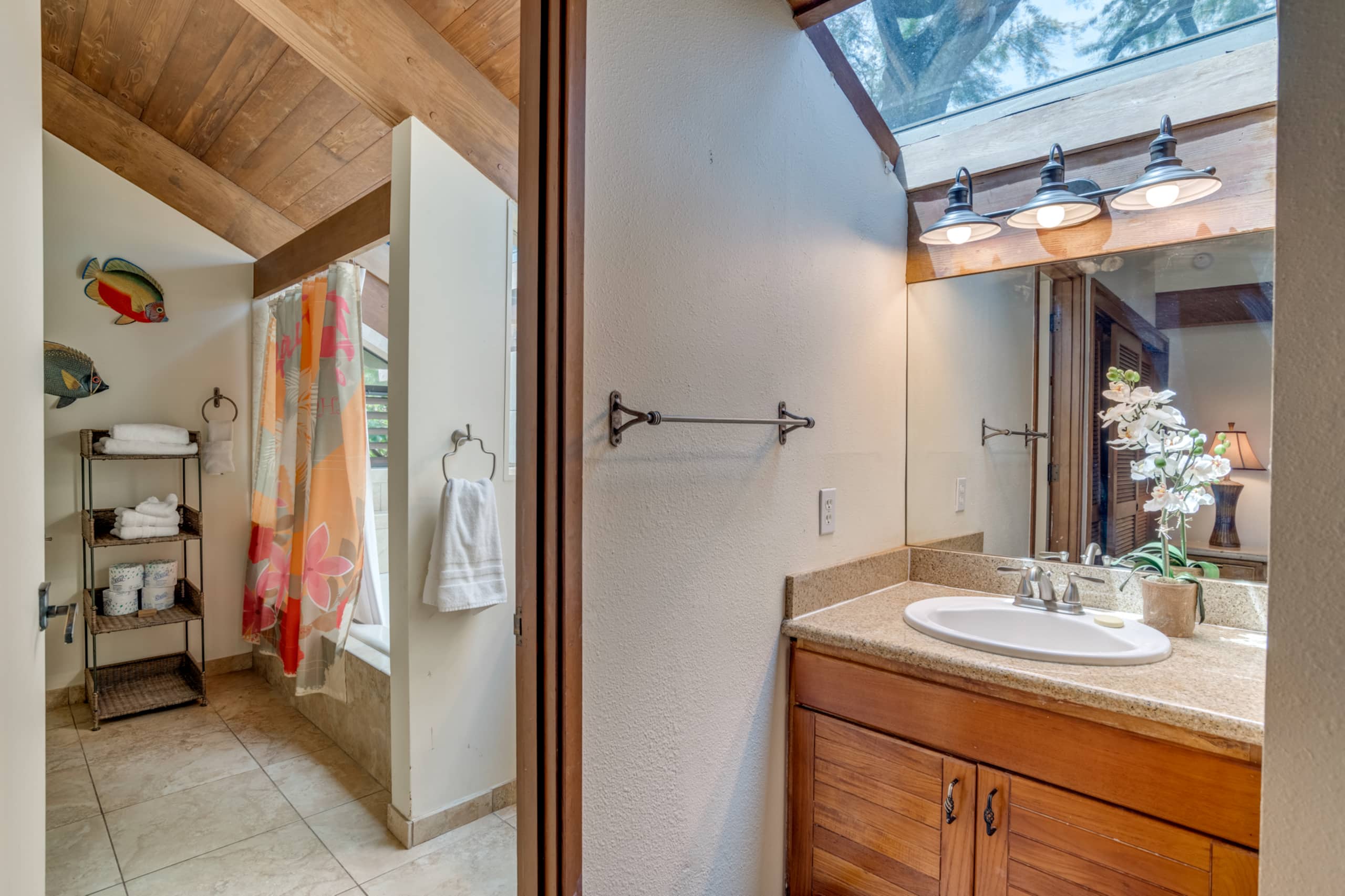 Condo in Lahaina · ★4.43 · 3 bedrooms · 4 beds · 2 shared baths - Image 24