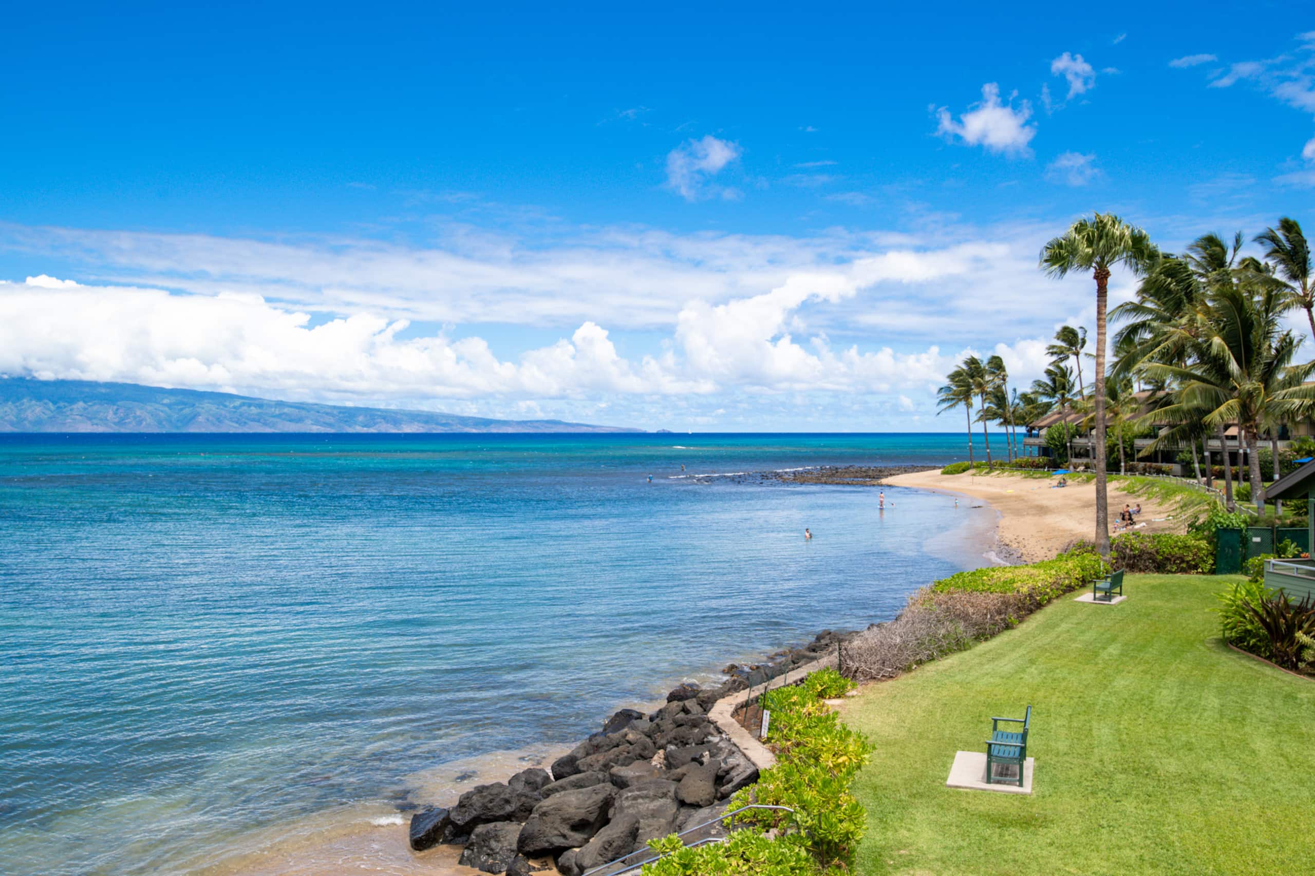 Condo in Lahaina · ★4.43 · 3 bedrooms · 4 beds · 2 shared baths - Image 31
