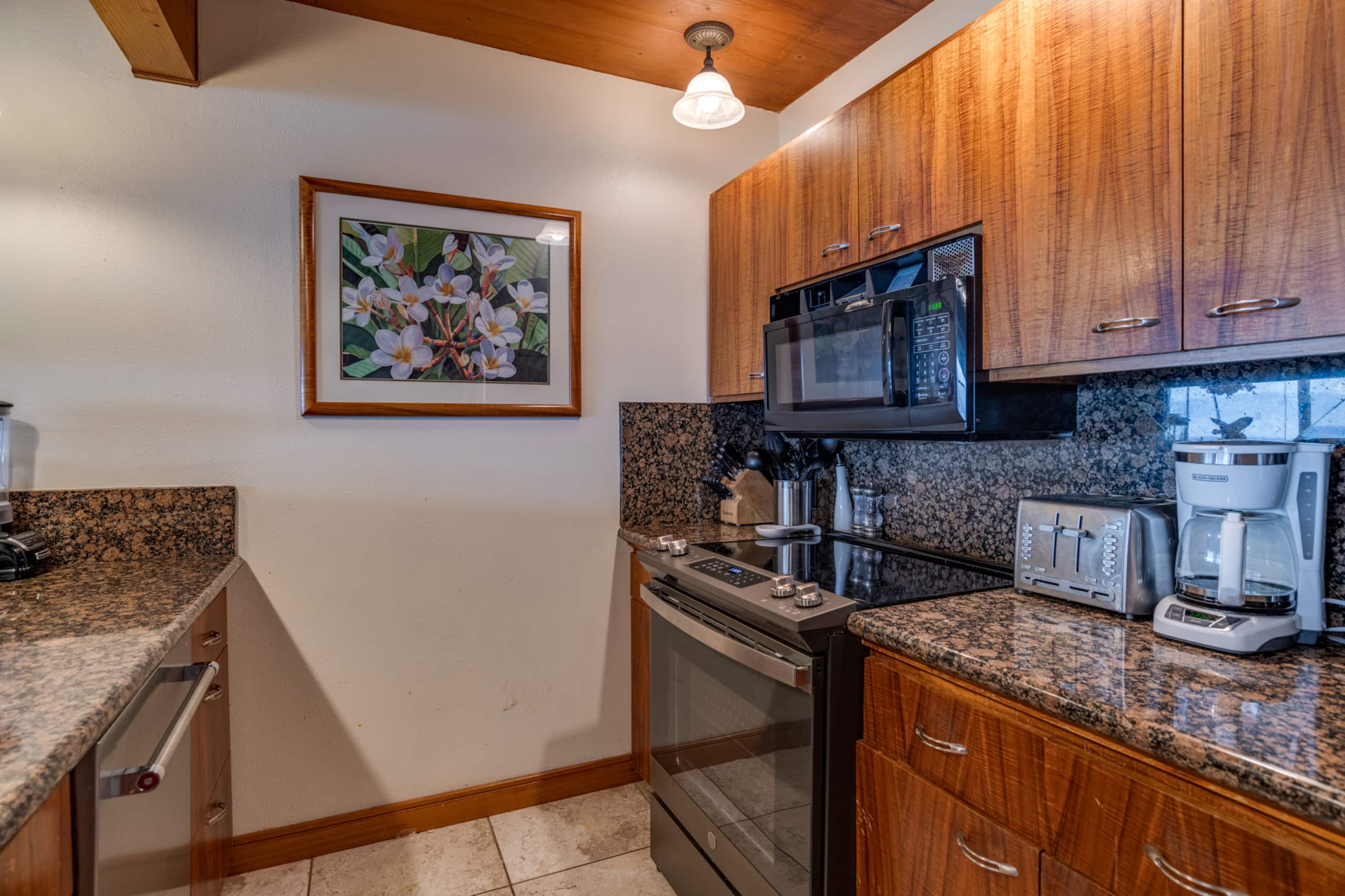 Condo in Lahaina · ★4.43 · 3 bedrooms · 4 beds · 2 shared baths - Image 22